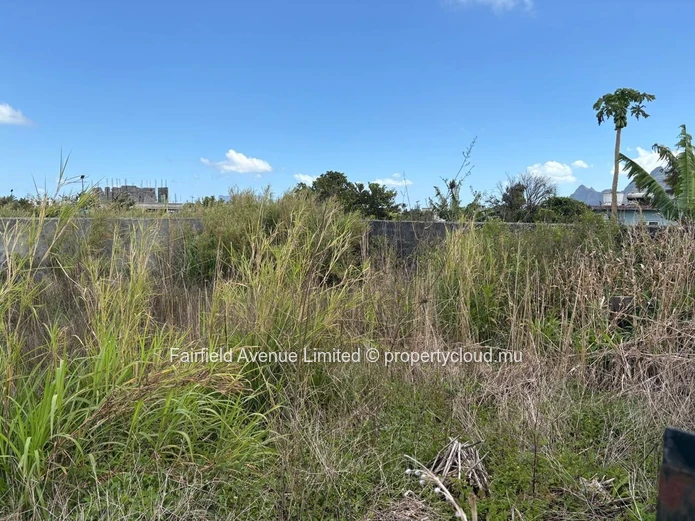 Terrain résidentiel de 227 m² à vendre à L'Avenir