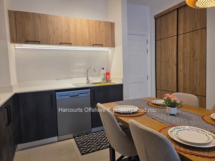 Charming fully furnished 3 bedroom apartment to let in Beau Plan Smart City