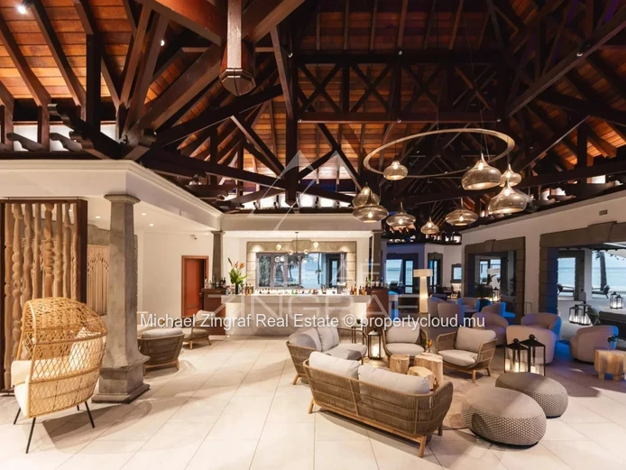 Penthouse in the heart of a prestigious 5-star resort.