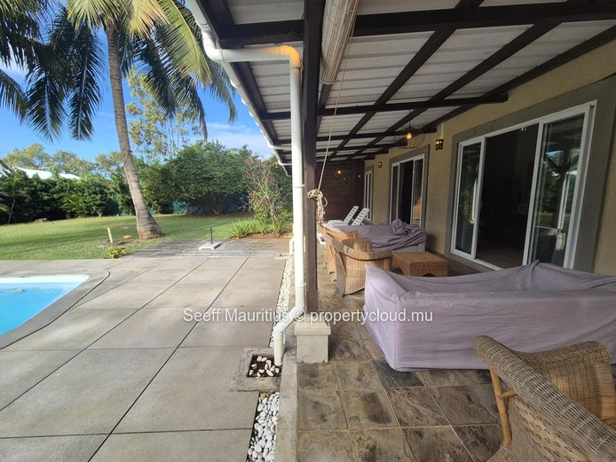Charming Family Villa Near Azuri