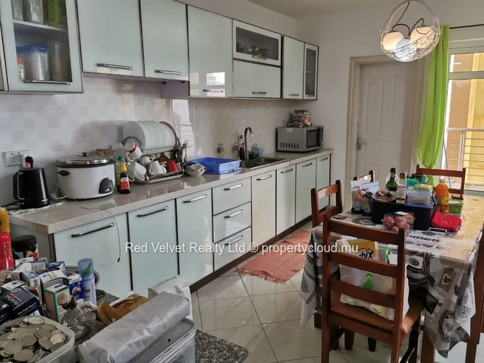 Spacieux appartement de 4 chambres à vendre à Sodnac, Quatre Bornes