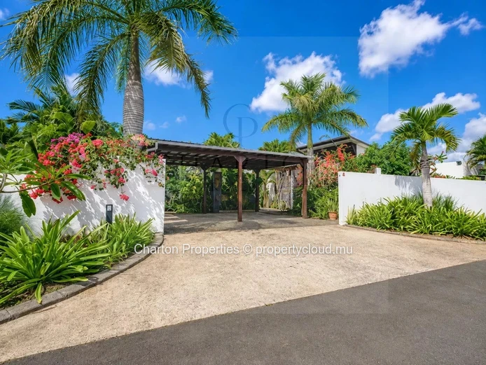 Villa de prestige 4 chambres en pleine propriété à Grand Baie