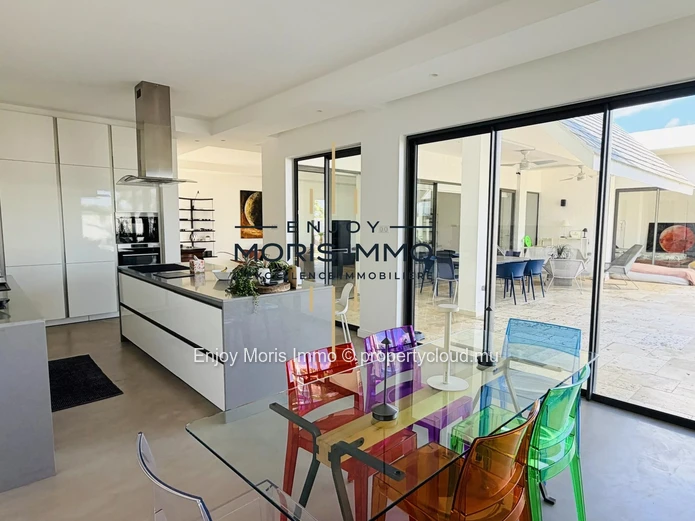 Superbe Villa Contemporaine 3 Chambres avec Piscine – À vendre à Grand Baie