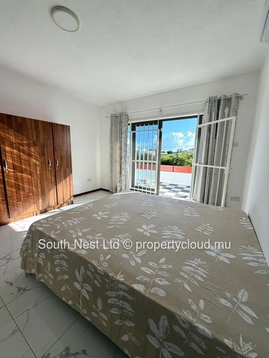 Villa familiale contemporaine de 4 chambres avec piscine privée - Mon Choisy