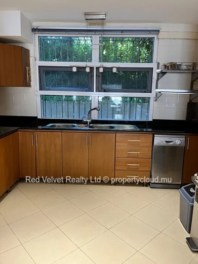 Appartement au rez-de-chaussée à vendre à Floréal | 2 chambres | Véranda spacieuse