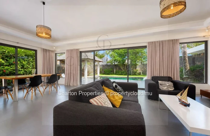 Villa moderne meublée avec jardin privé - Résidence sécurisée à Péreybère