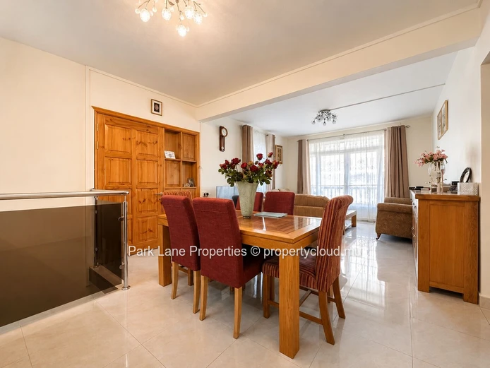 Spacious family home with two independent living spaces in the heart of Grand Bay