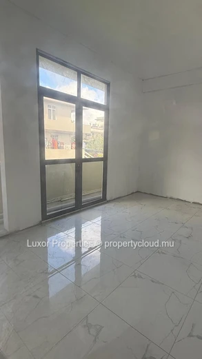 Newly Built Commercial Building For Rent – St Pierre
