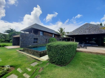 5 Bedroom Villa
