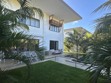 4 Bedroom Villa