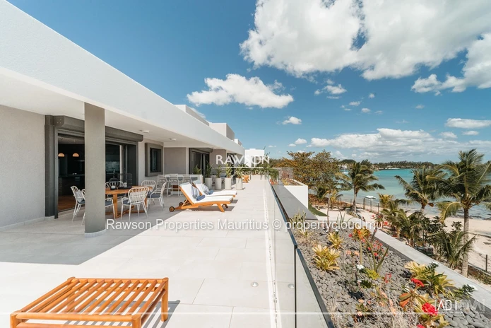 3 En-Suite Bedroom Penthouse | Seafront | Pereybere