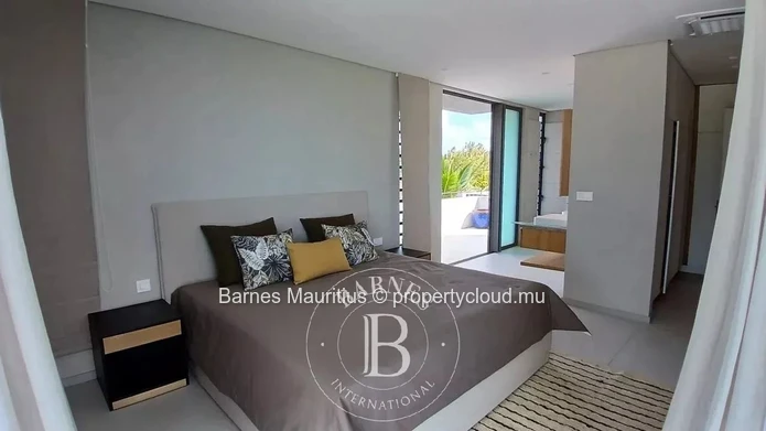 CAP MALHEUREUX - Beach front penthouse - 2 bedrooms