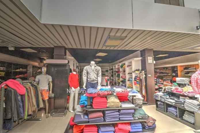 Espace commercial de 1200 m²