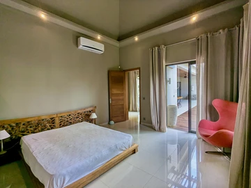 5 Bedroom Villa