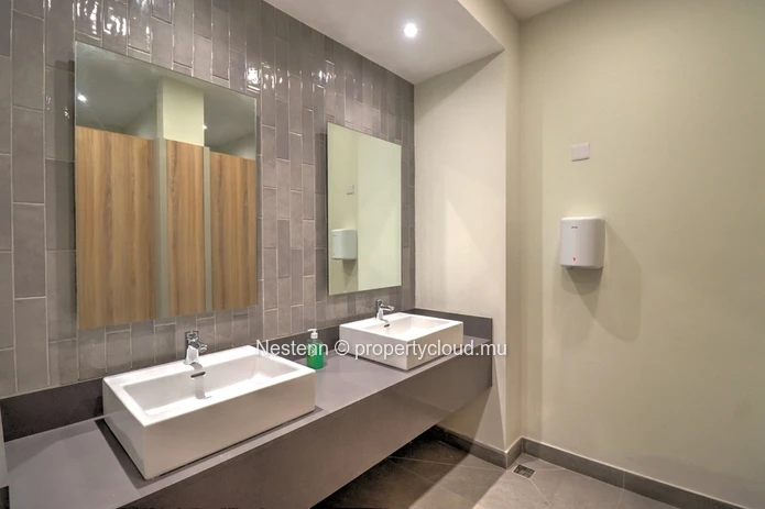 3 Premium office spaces