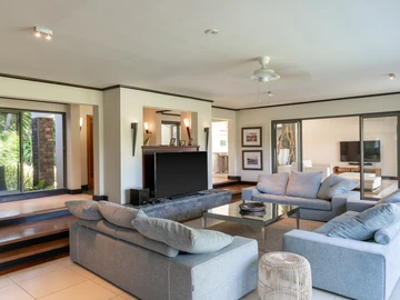 6 Bedroom Villa