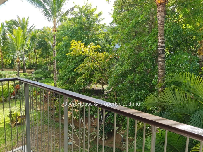 Appartement IRS à vendre à Grand Baie, 198m², 3 chambres en suite, piscine commune, dans domaine avec Golf, accessibl...