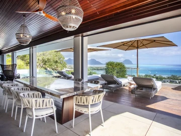 5 Bedroom Villa