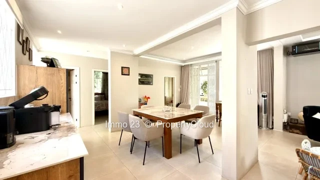 Houses / Villas - 4 bedrooms - Beau Bassin