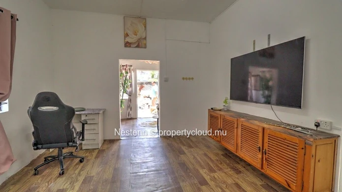Spacious 4-Bedroom House for Sale in Phoenix – Great Family Opportunity!