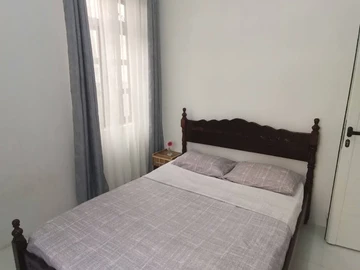 18 Bedroom Hotel