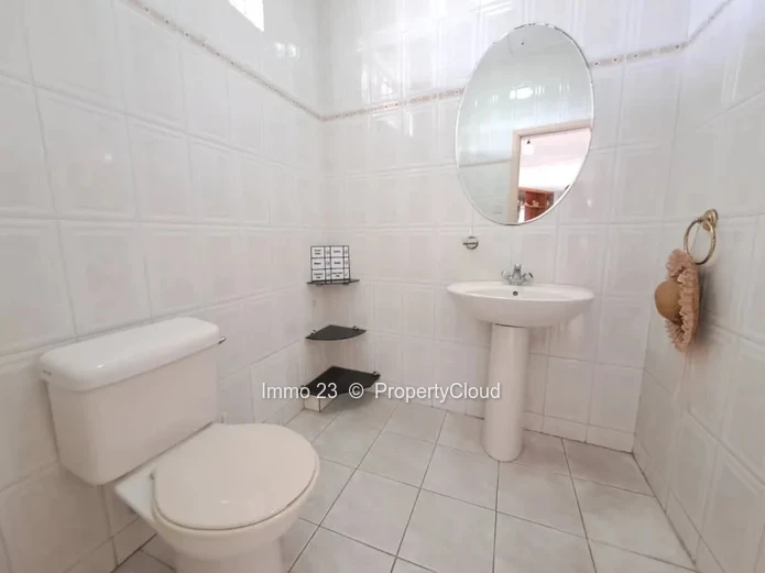 Emplacement commercial - 842m2 - Curepipe - Ref. EM98750VE