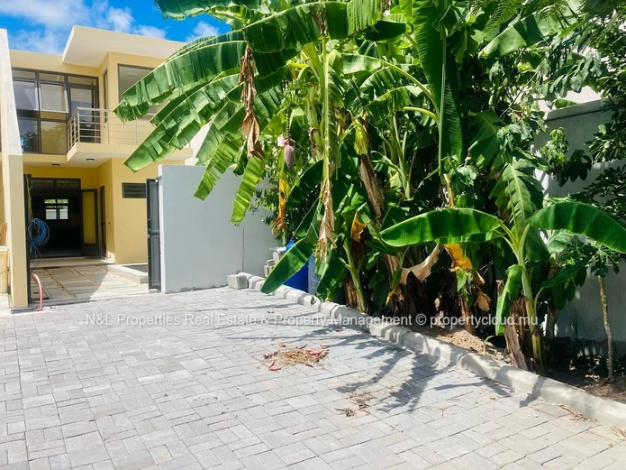 Modern Duplex for Sale in Grand Baie – 3 Bedrooms, Private Pool, and Stunning Views