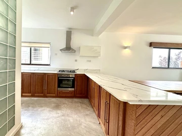 3 Bedroom Townhouse, Duplex