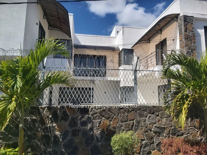 2-bedroom apartment in Mont Choisy, near the beach