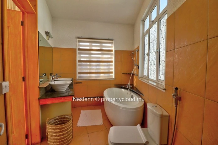 Maison spacieuse de 6 chambres à louer