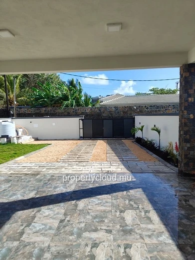 Villa Moderne avec Piscine à Pereybere : Votre Oasis Familiale !