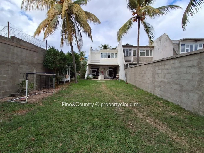 For Rent– Waterfront 3 to 4 Bedroom House in Baie du Tombeau
