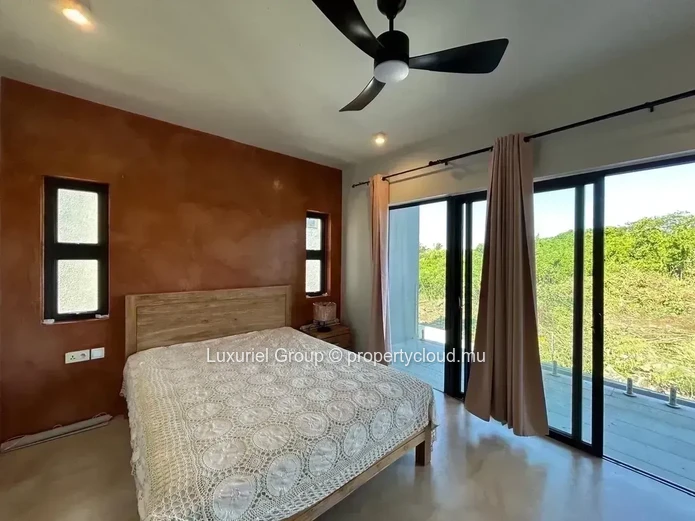 Elegant Villa with Master Suite and Outdoor Living Areas