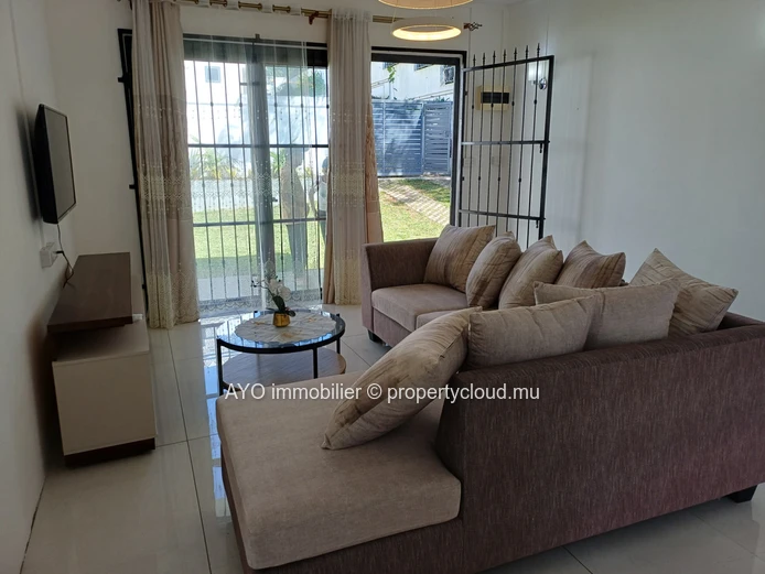 Beautiful 3 bedrooms house offering with pool in Calodyne
