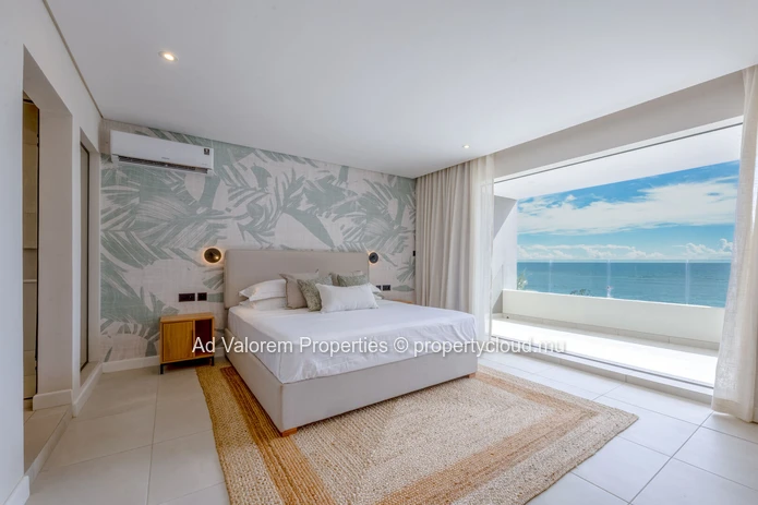 Exceptional Beachfront Duplex for Sale – Black River