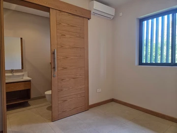 4 Bedroom Apartment