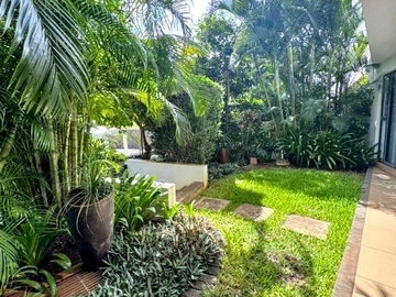 Rental. Apartment 3 bedrooms. Ground floor. Azuri.