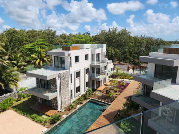 Beachfront property - Residential area in Poste Lafayette.