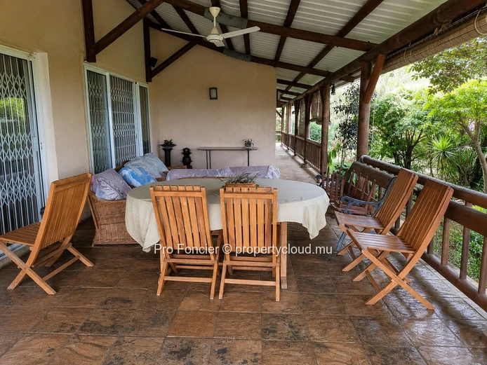 Maison à vendre à Sorèze - Belle maison style chalet dans un cadre verdoyant