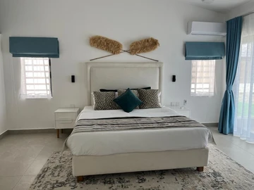 5 Bedroom Villa