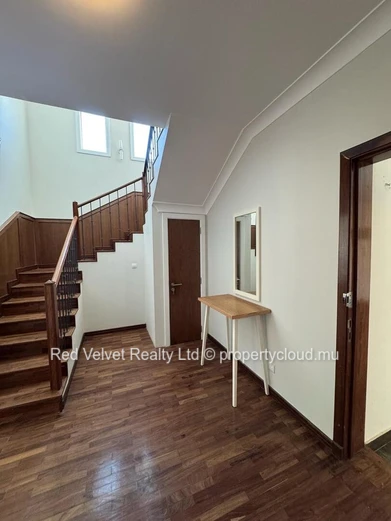 Penthouse de luxe en duplex à vendre à Sodnac, Quatre Bornes