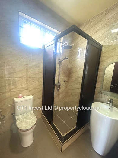 FURNISHED FAMILY VILLA FOR SALE – Grand Baie / Péreybère –