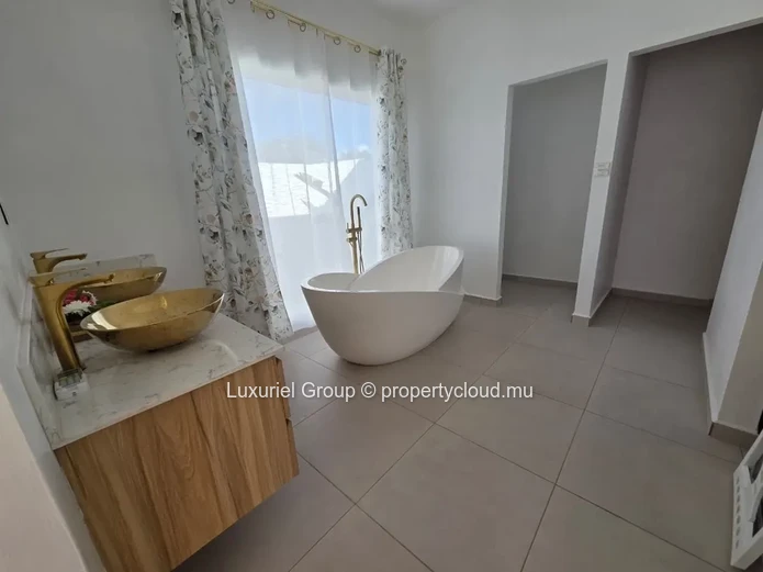 Brand-New Villa for Rent in Petit Raffray