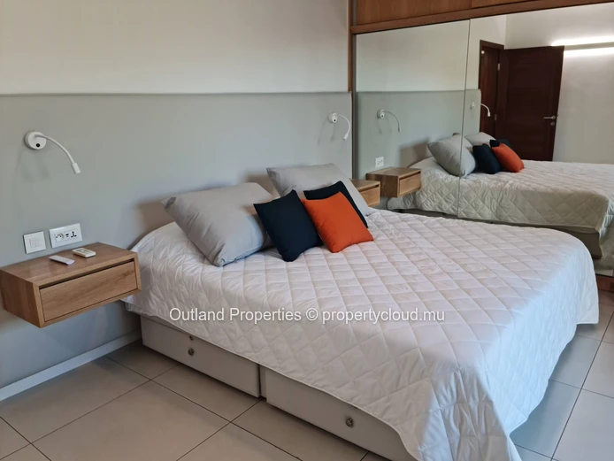 Beautiful newly renovated 3-bedroom apartment with swimming pool