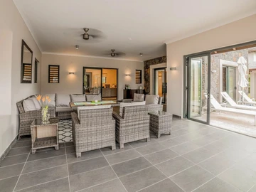 5 Bedroom Villa