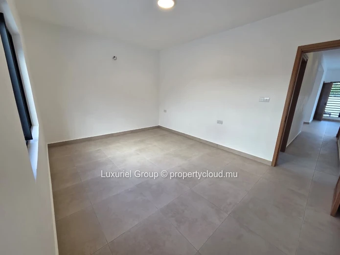 Villa for Sale in Pereybere – Local Market