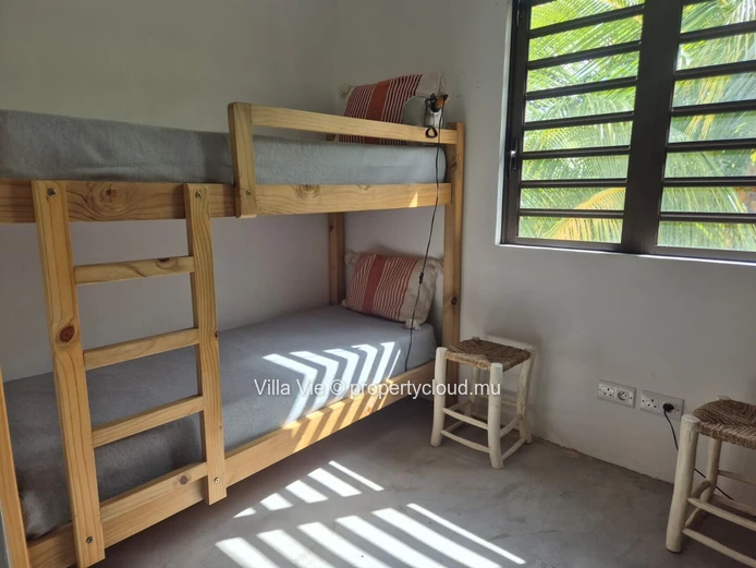Belle Mare - 4-bedroom duplex with sea access (Sole Mandate)