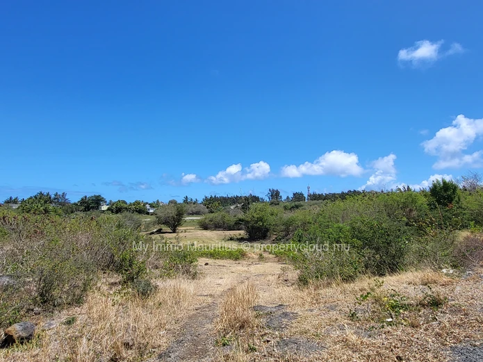 Residential Land – 2,763 m² (65 perches) – 5 min from Cap Malheureux Beach
