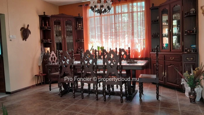 Maison à vendre à Curepipe - Dans un bon quartier !!
