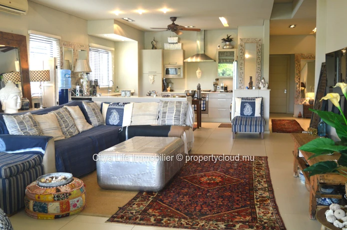 This gated residence gives both the opportunity of living by the river and by the sea…